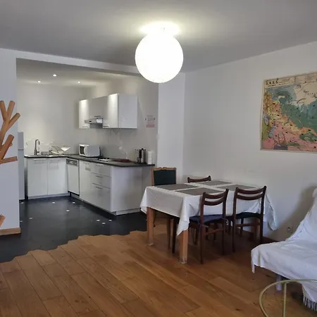 La Petite Maison Rouge Mèze