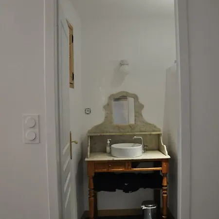 La Petite Maison Rouge